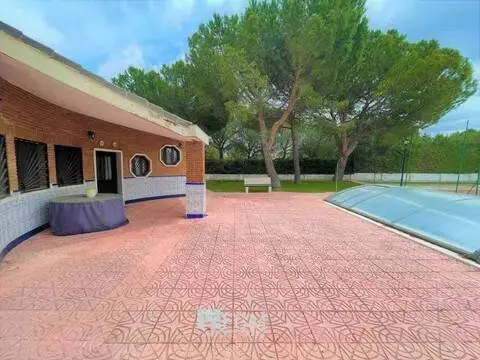 Chalet en Cabanillas de la Sierra