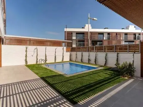 Casa adosada en calle calle del Poble Amazic, 69