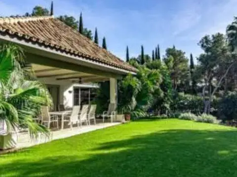 Chalet en Urbanización Golf Río Real