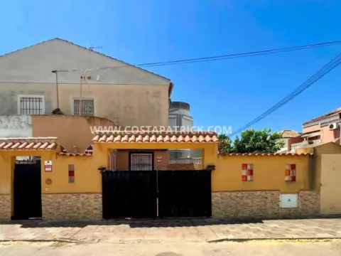 Chalet en Los Narejos