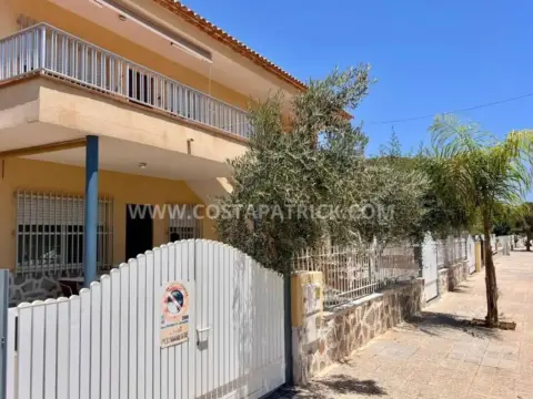 Chalet en Los Alcázares