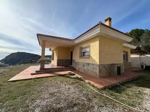 Chalet en Alcaucín