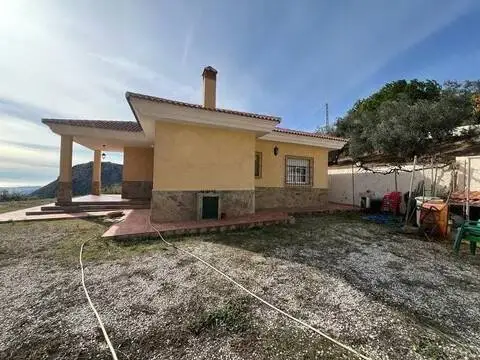 Chalet en Alcaucín