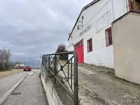 Local comercial en El Crucero-Cortes