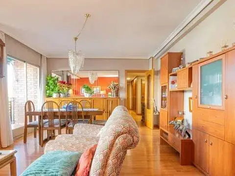 Piso en San Isidro, Estación