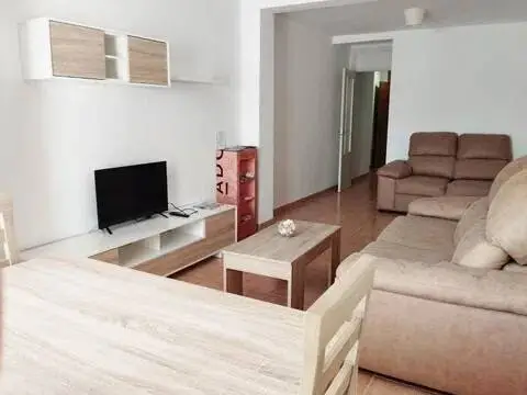 Piso en Núcleo Urbano-Urbanizaciones