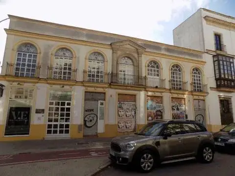 Local comercial en calle Porvenir