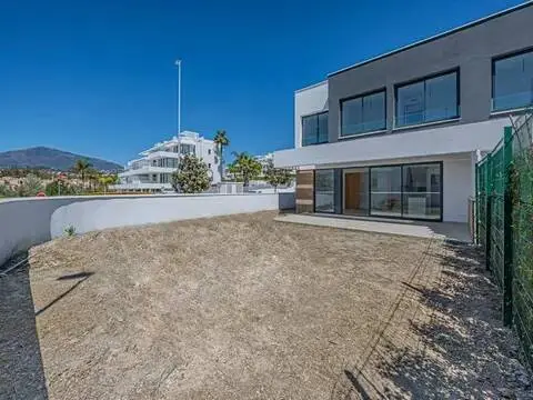 Casa en El Paraíso-Atalaya-Benamara