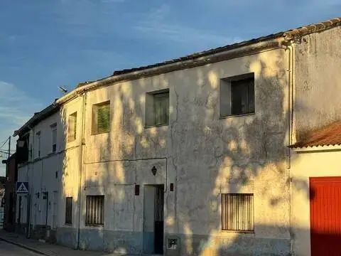 Casa adosada en calle del Calvario