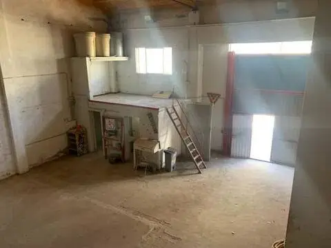 Nave industrial en Zona Piscines