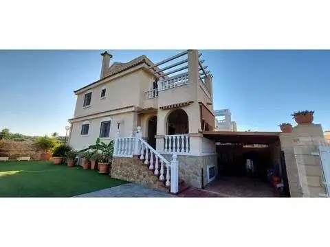 Chalet en Monforte del CID