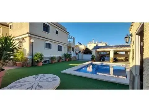 Chalet en Monforte del CID