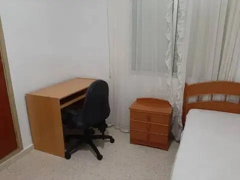 Piso en Santa Rosa-Valdeolleros