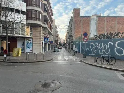 Local comercial en Barri Vell
