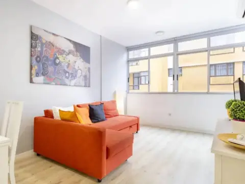 Piso en Rambla-Duggi-Los Hoteles