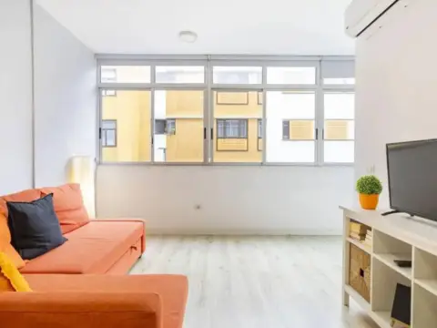 Piso en Rambla-Duggi-Los Hoteles