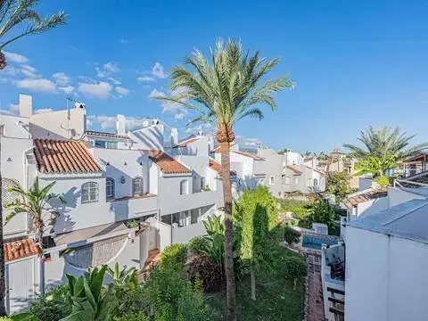 Casa adosada en La Campana-Altos del Rodeo