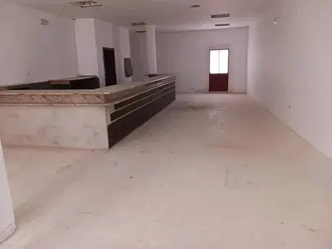 Local comercial en Plaza de Toros-La Guija-Santa María-Ciudad Jardín-Los Rosales