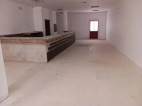 Local comercial en Plaza de Toros-La Guija-Santa María-Ciudad Jardín-Los Rosales