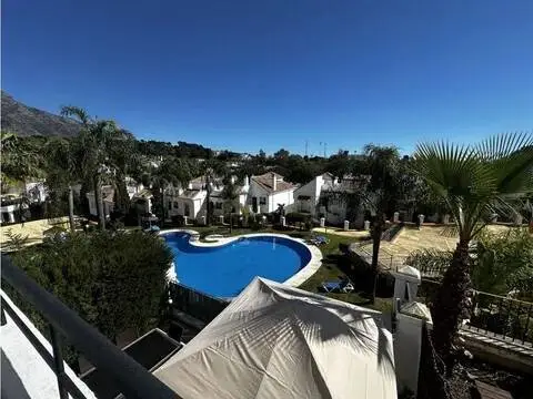 Piso en Los Naranjos-Las Brisas
