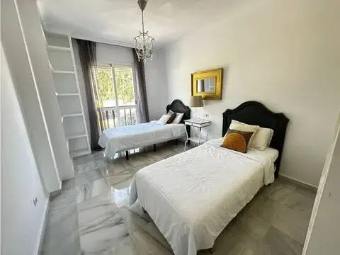 Piso en Los Naranjos-Las Brisas