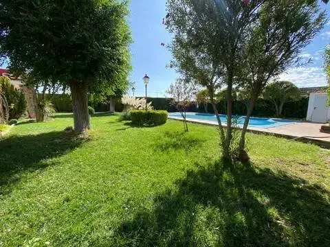 Casa rústica en Plaza de Toros-La Guija-Santa María-Ciudad Jardín-Los Rosales