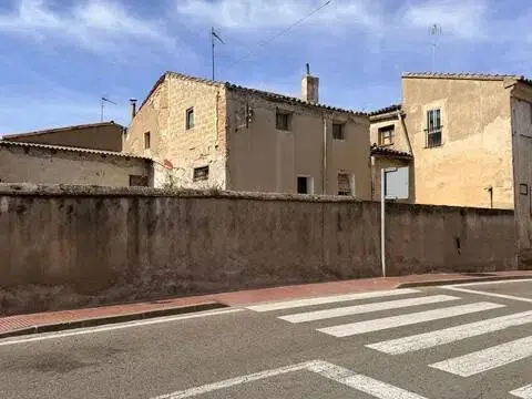 Casa en La Puebla de Alfindén