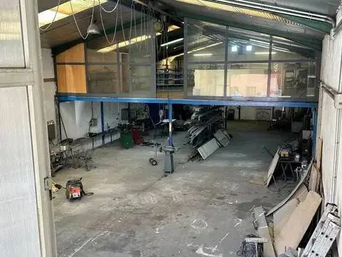 Nave industrial en Villares de la Reina