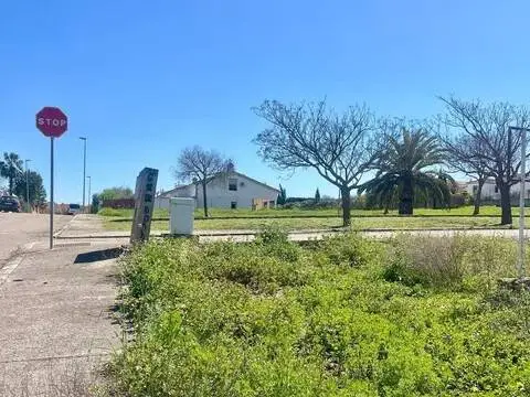 Terreno en calle Perdices
