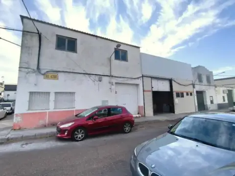 Nave industrial en Badajoz Capital