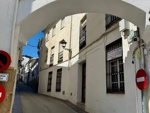 Casa adosada en calle de la Virgen