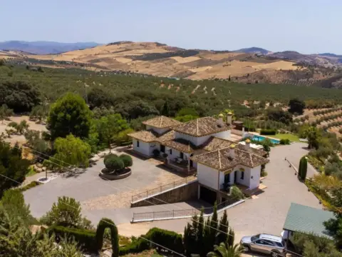 Chalet en Villanueva de la Concepción