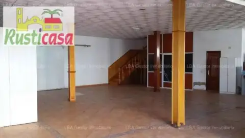 Nave industrial en Bailén