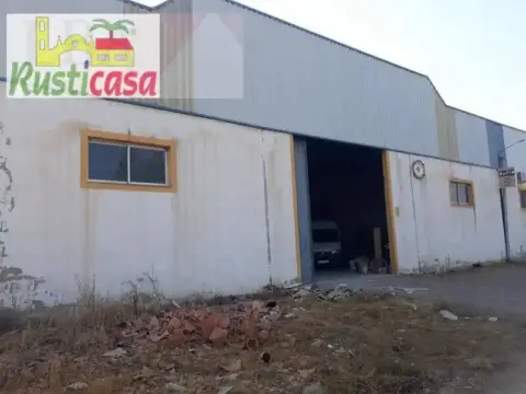 Nave industrial en Bailén