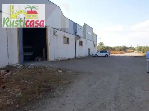 Nave industrial en Bailén
