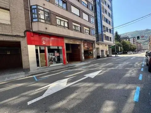 Local comercial en calle de Carreño Miranda