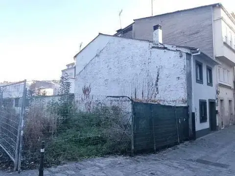 Terreno en calle de Pozo