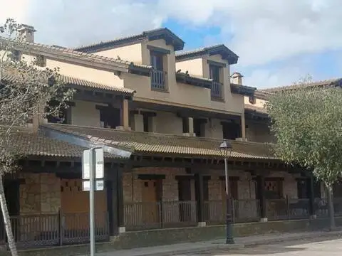 Casa adosada en calle calle Poligono 3, 5069