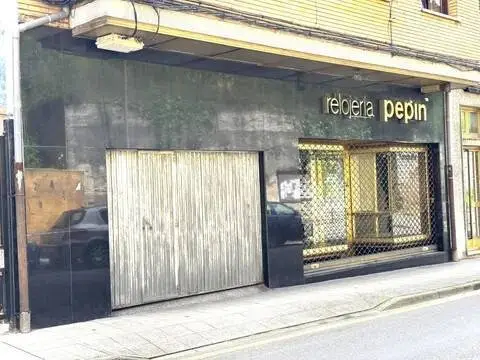 Local comercial en calle de San Juan Bautista de La Salle