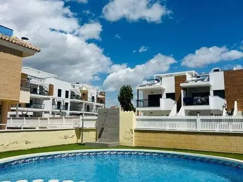 Casa adosada en calle calle Madre de Dios Mojon No Number