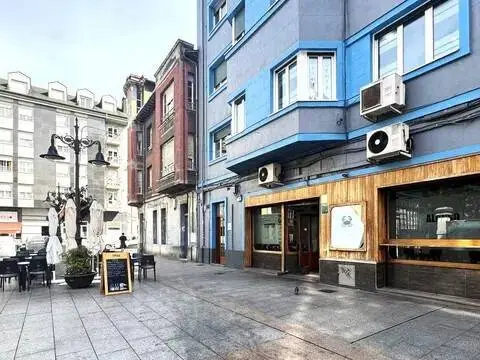 Local comercial en calle de Jerónimo Ibrán