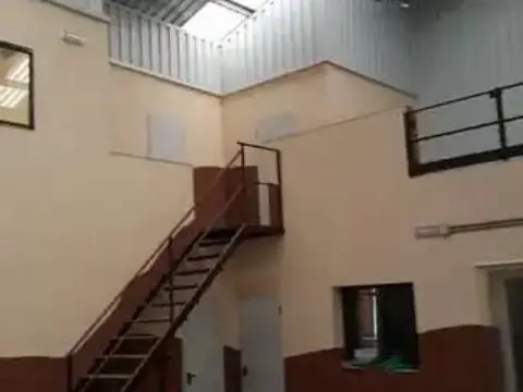 Nave industrial en Baños de La Encina