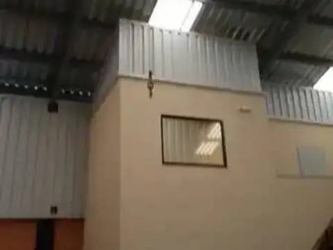 Nave industrial en Baños de La Encina