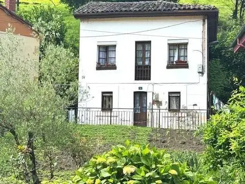 Casa rústica en calle Valdecuna, 4