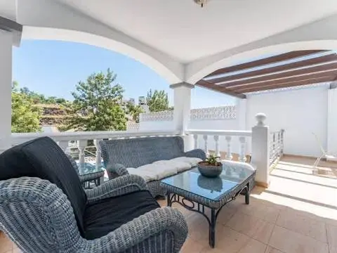 Casa en calle de la Camelia