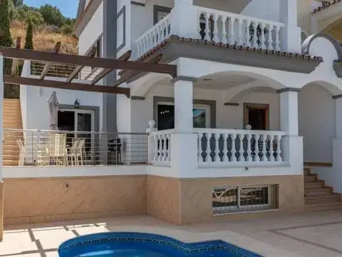 Casa en calle de la Camelia
