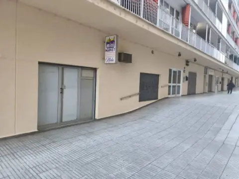 Local comercial en Carrer Comtes d'Urgell