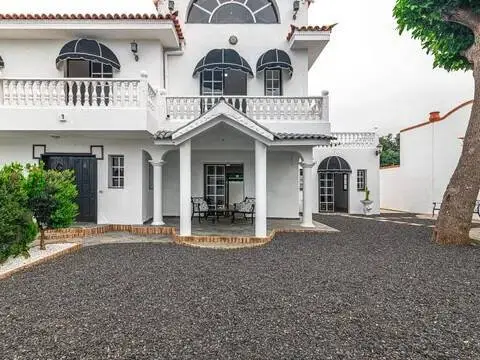 Chalet en calle de las Orquídeas