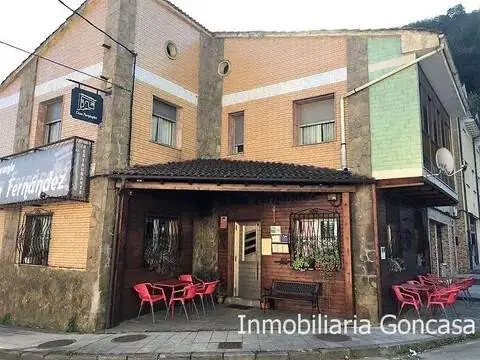 Local comercial en calle Valdecuna No Number