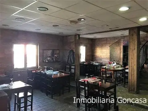 Local comercial en calle Valdecuna No Number